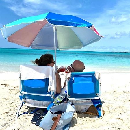 Studio, 100 Feet From The Beach Nassau Exterior foto